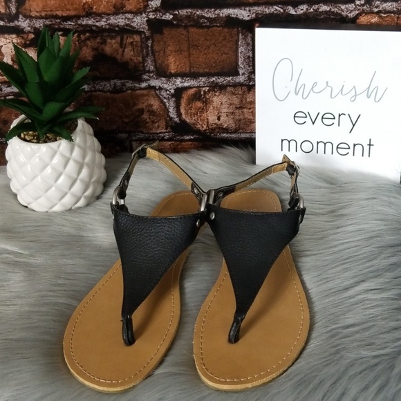 GAP| Ladies Black Thong Sandals - Picture 1 of 4